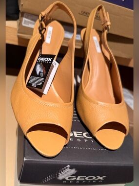 Geox Women's Tan Open-Toe Slingback Wedge